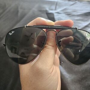 Ray-Ban Black Aviator Sunglasses